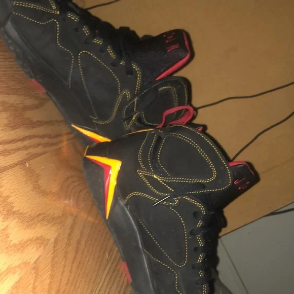 Jordan’s 8s size9